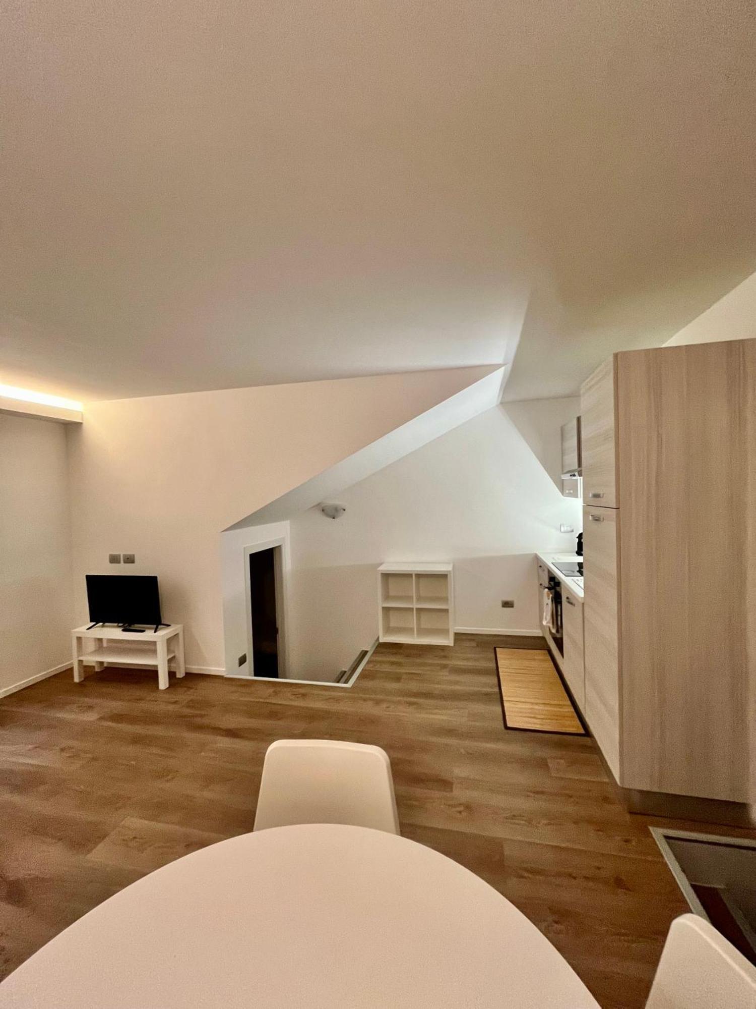 Central Side Apartment ميلان المظهر الخارجي الصورة