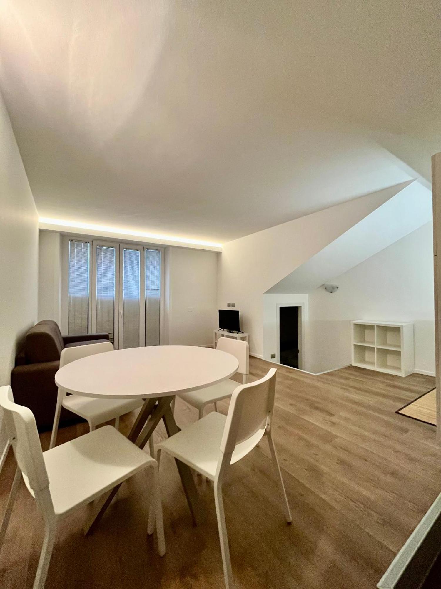 Central Side Apartment ميلان المظهر الخارجي الصورة