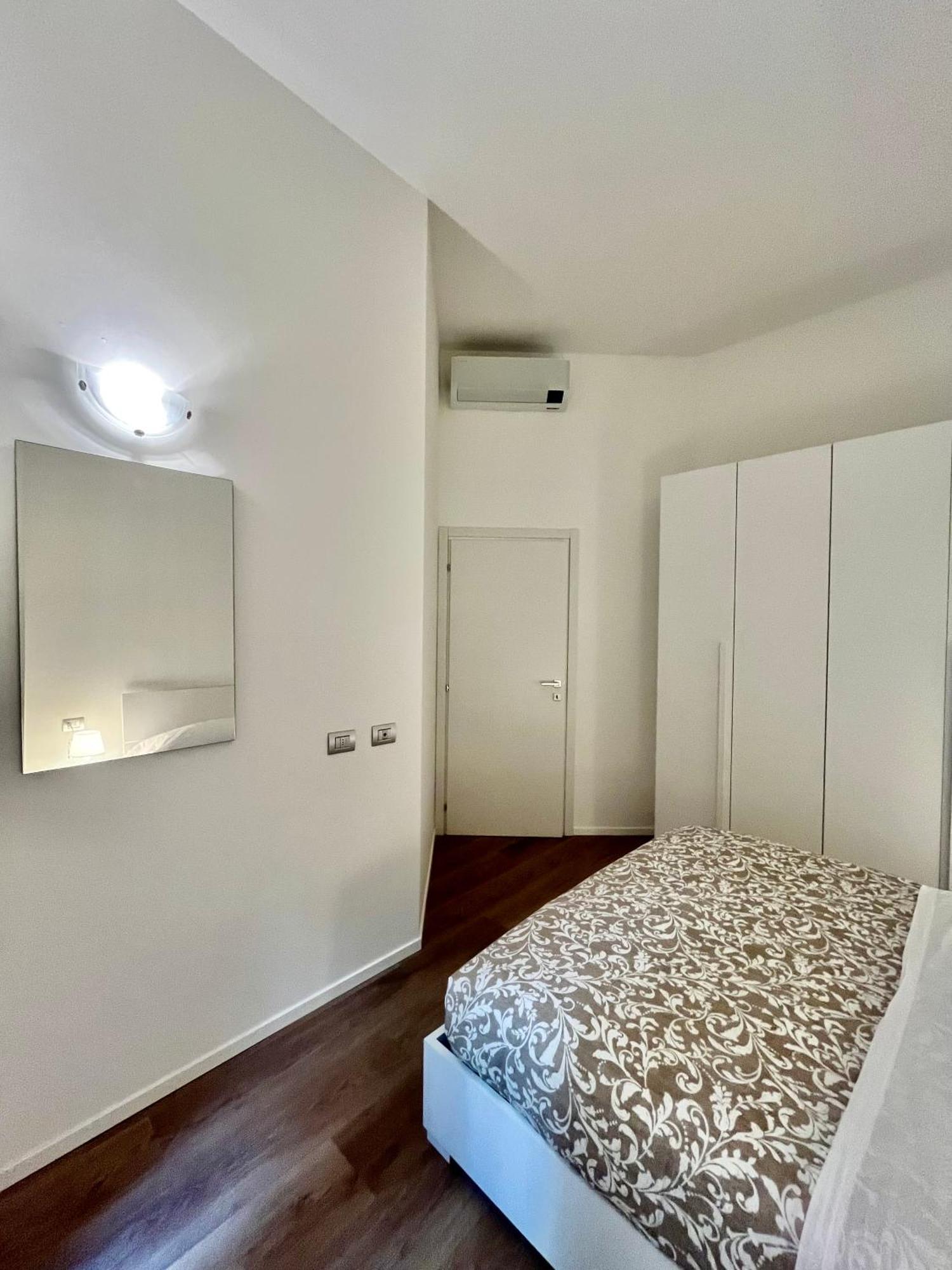 Central Side Apartment ميلان المظهر الخارجي الصورة