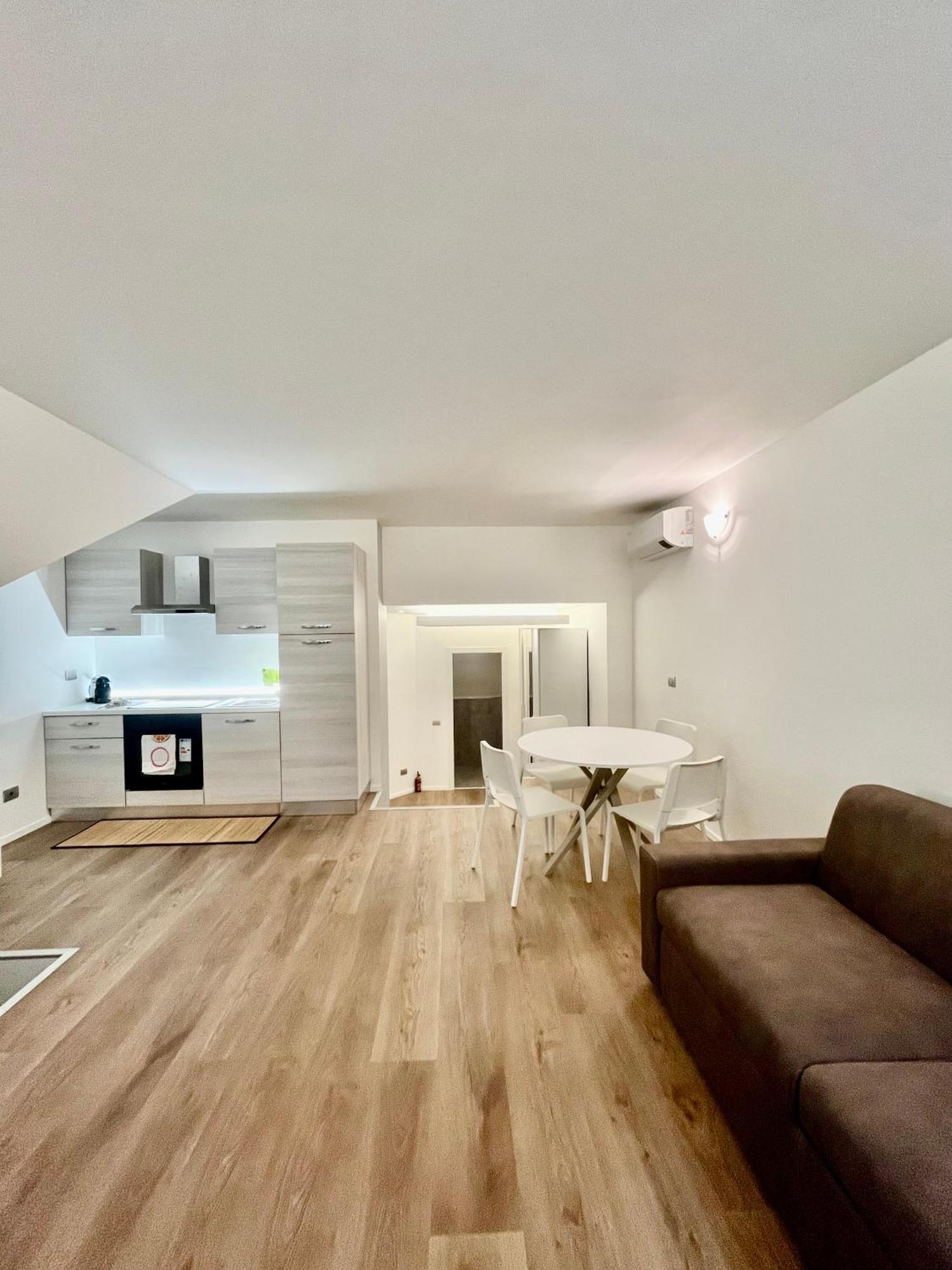Central Side Apartment ميلان المظهر الخارجي الصورة