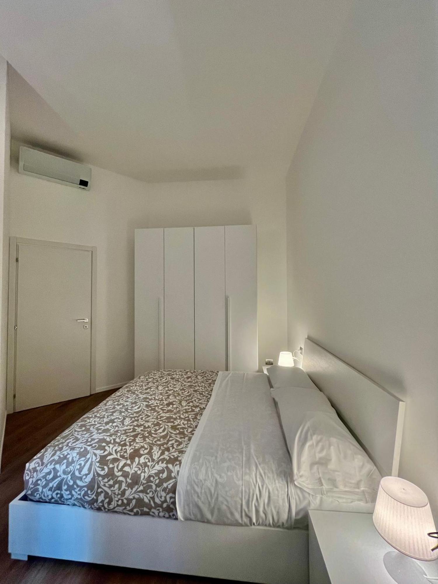 Central Side Apartment ميلان المظهر الخارجي الصورة